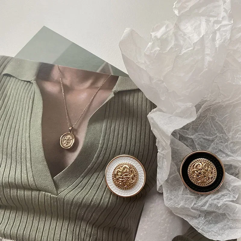 10pcs Fashionable Buttons Beautiful Pattern Round Gold Color Metal Shank Buttons Clothes Sewing Accessories