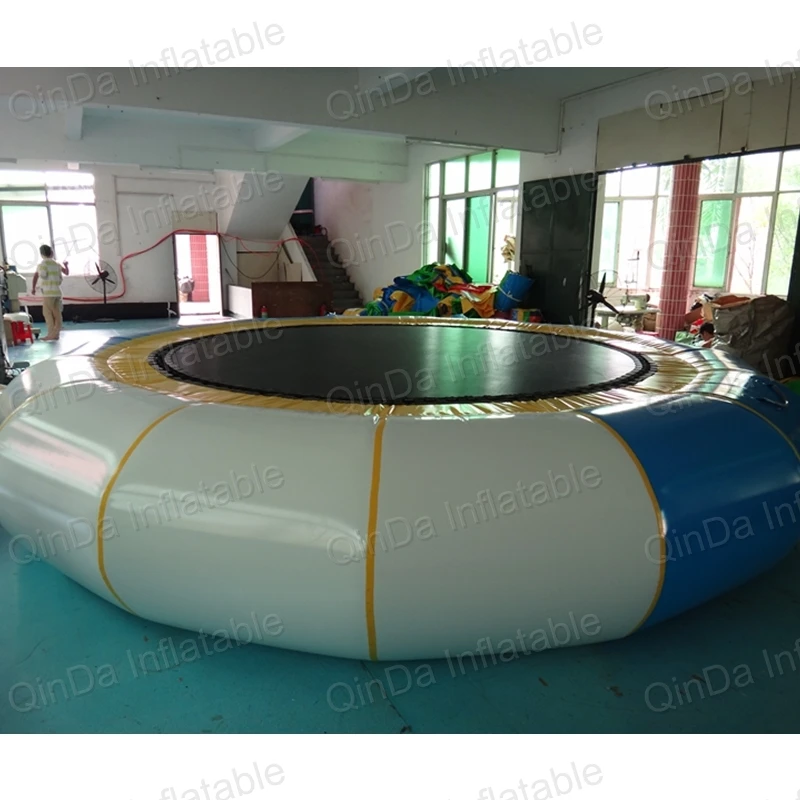 Trampolín flotante para saltar, tobogán inflable de trampolín de agua de verano para trampolín de playa/lago, cama inflable para saltar en agua