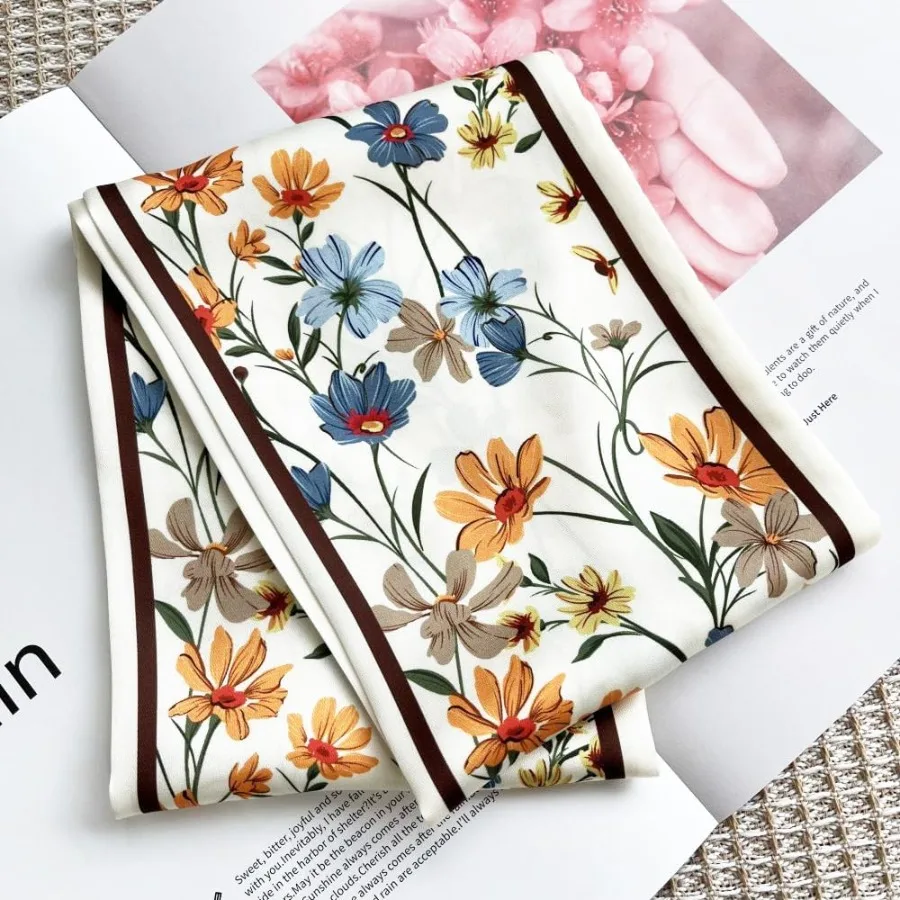 軽量シルクヘッドスカーフ 女性用 エレガントなヘアファッション ヘッドラップ 日常着に最適 スタイリッシュなネクタイアクセサリー 春に最適