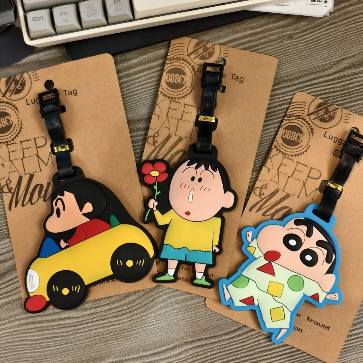 

Cute Crayon Shinchans Luggage Tags Travel Fashion Baggage Name Tags Suitcase Address Label Holder for Bags Portable Card Cover