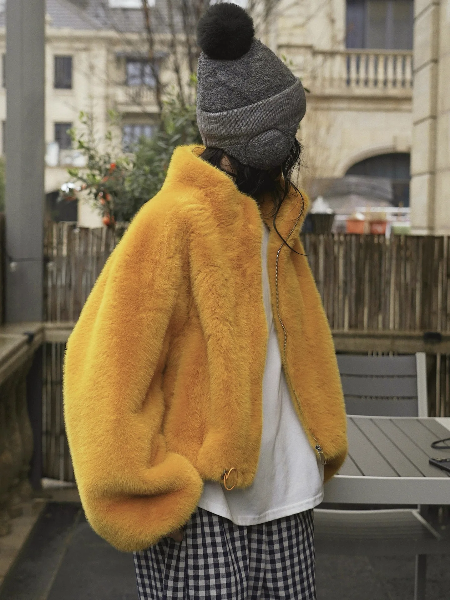 

Winter new Korean style fashionable temperament stand collar plush solid color short fur soft and comfortable coat for women