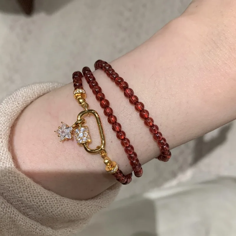 Fashion Wine Red Gemstone Star Shaped Buckle Necklace Light Luxury High-end Elegant and Refined Collar Chain Jewelry