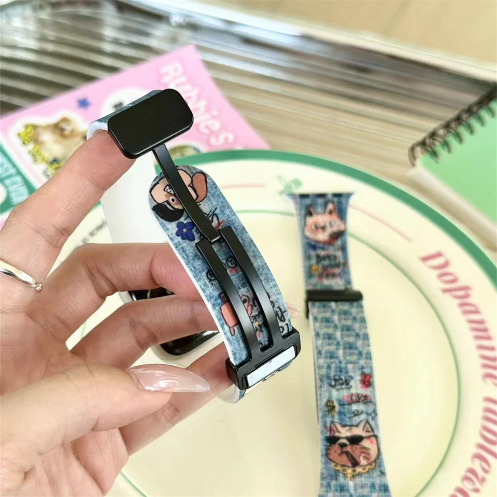Tie Dye Denim Cartoon Band para Apple Watch, Dog, Cat, Ultra Soft Strap para iWatch, Bonito, 9, 8, 7, 6, 5, 4, 3, 2, SE, 41 milímetros, 49 milímetros, 45 milímetros, 44 milímetros, 42 milímetros, 40 milímetros, 38 milímetros