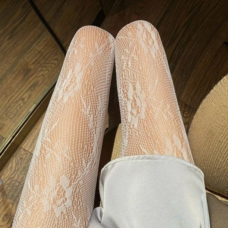 1pair White and Black Hollowed Out Lace Mesh Pantyhose Floral Rattan Bottomed Stockings