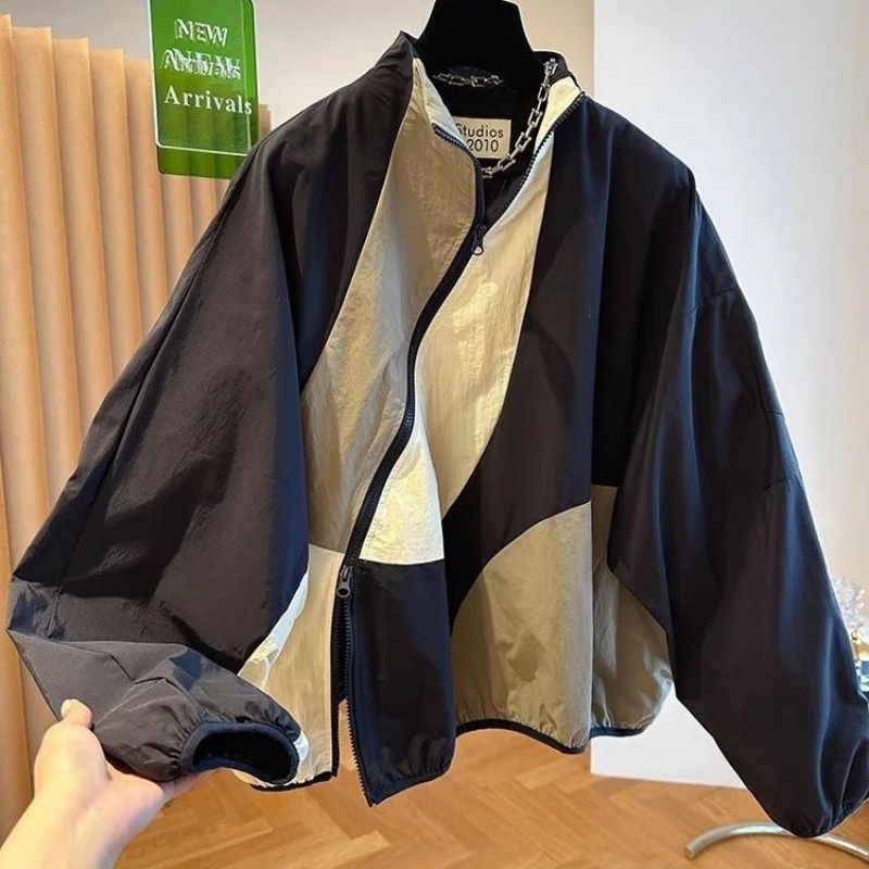 Color blocking splicing unique design sun protection jacket women in spring new loose stand collar zipper windbreaker coat