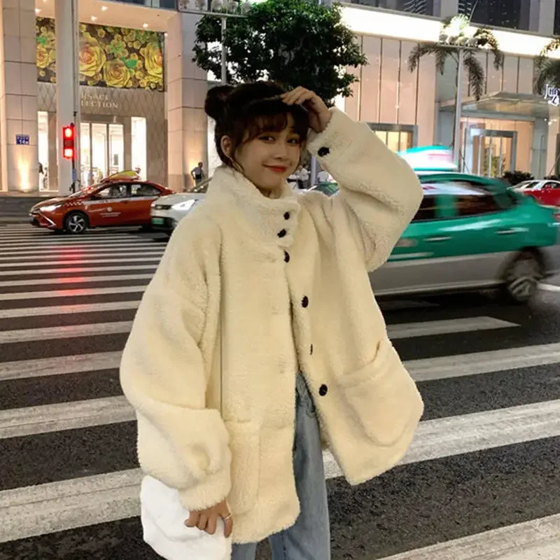 Frauen Verdickte Lamm Pelz Samt Jacke Herbst Winter Lose Fit Koreanischen Stil Tasche Volle Hülse Student Casual Velboa Top Mantel