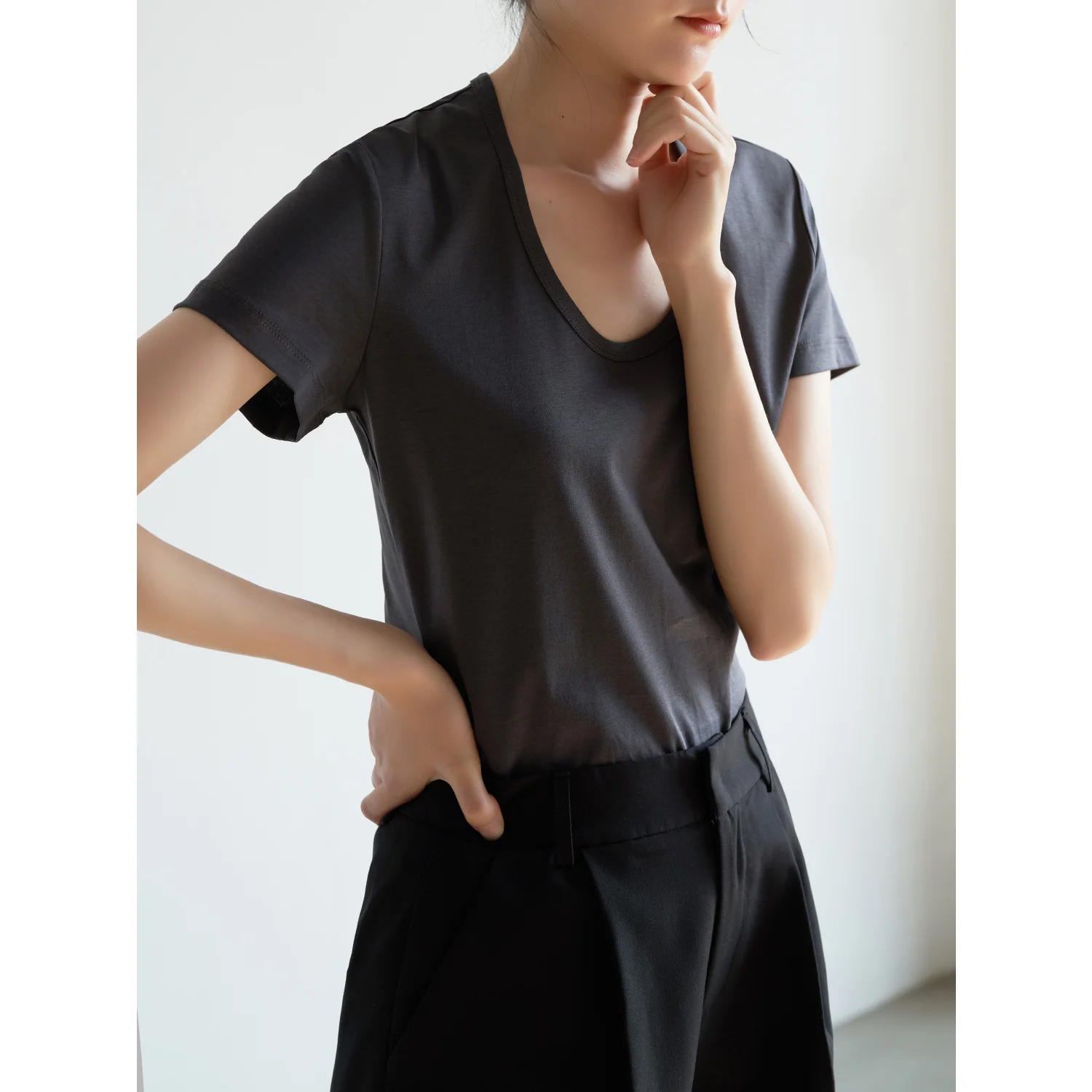 

LIMONN Silk Charmeuse Women's T-irt Summer Slim Fit U-Ne Commute Design Casual Classic ort Sve Regular Length