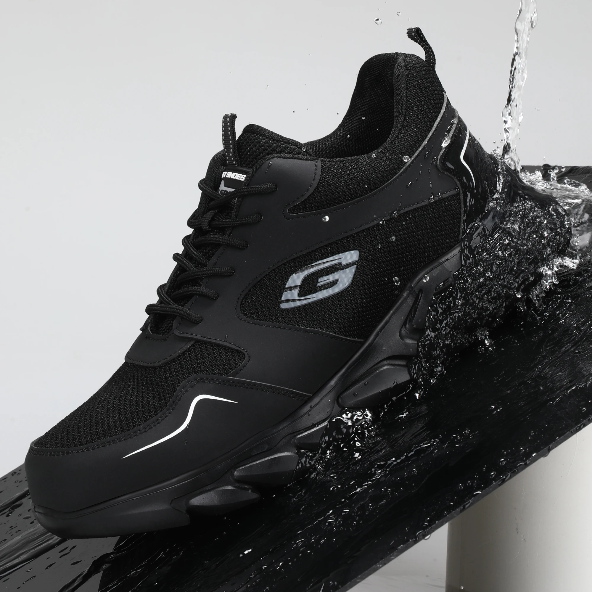 Buty robocze z metalowym podnoskiem, antyprzebiciowe, odporne na ścieranie, antypoślizgowe, odporne na ugnięcia, buty ochronne. # Zbroja2653