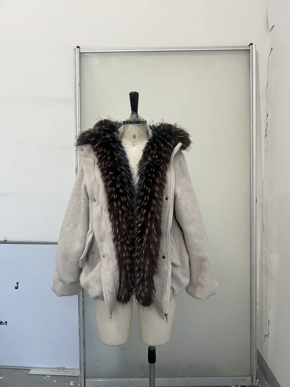 2026 Women Cool Streetwear Color‑Block Short Hooded Coat Loose Oversized Large Raccoon Fur Collar Autumn Winter Thick Outerwear