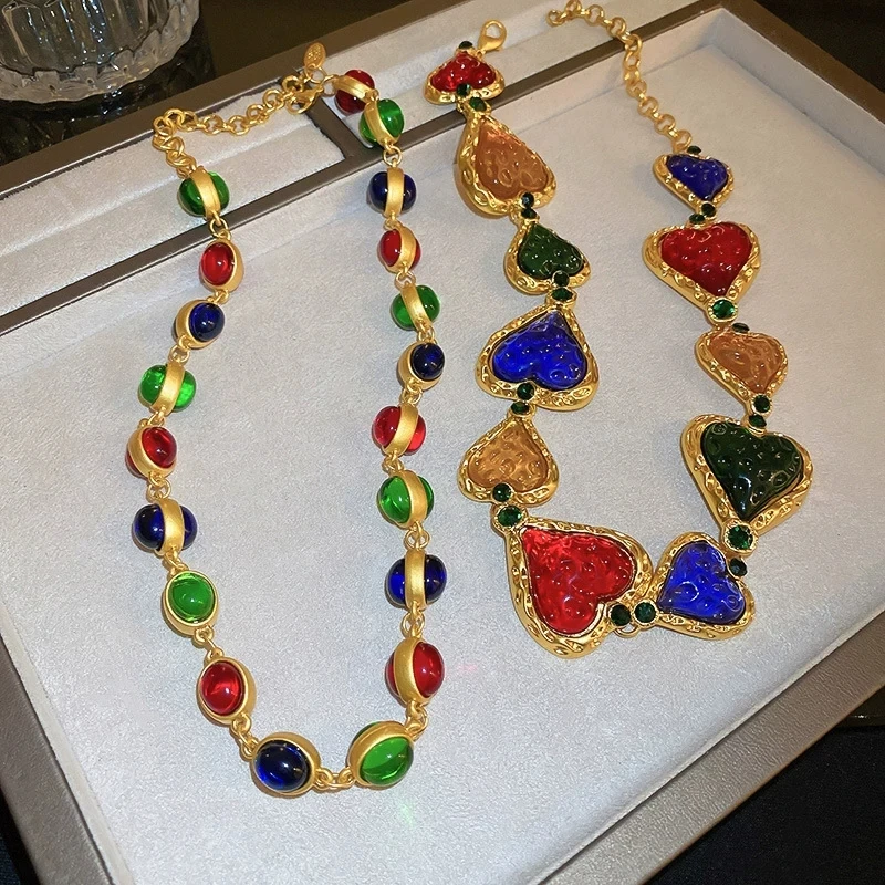 Color pleated love necklace, medieval style, palace style, high-end clavicle chain