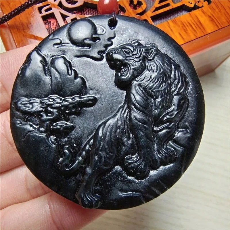 

Yaowang Stone Shangshan Tiger Round Brand Pendant, Fashion Versatile Unisex Necklace