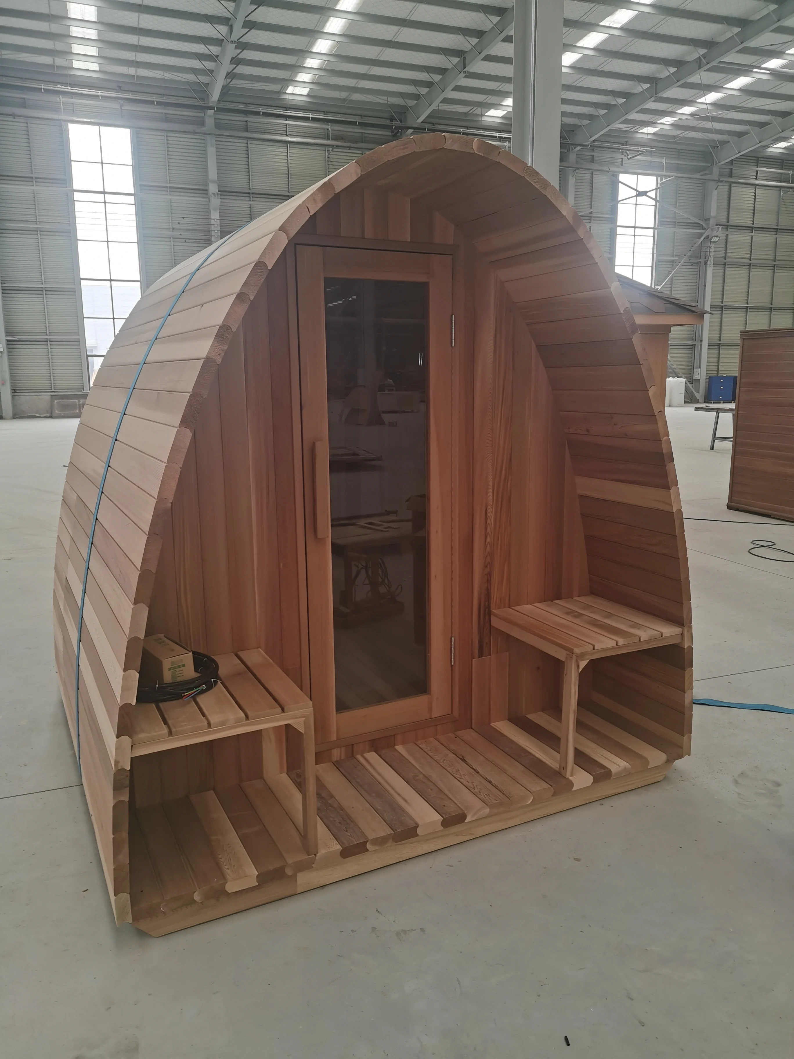 

&s Factory Direct Red Cedar Solid Wood Large Capacity 4-Person Waterproof Electric Outdoor Traditional Design Steam Room