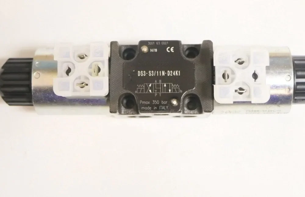 24V Solenoid Control Directional Valve Stable Flow Regulation For Hydraulic Equipment And Mechanical Operation