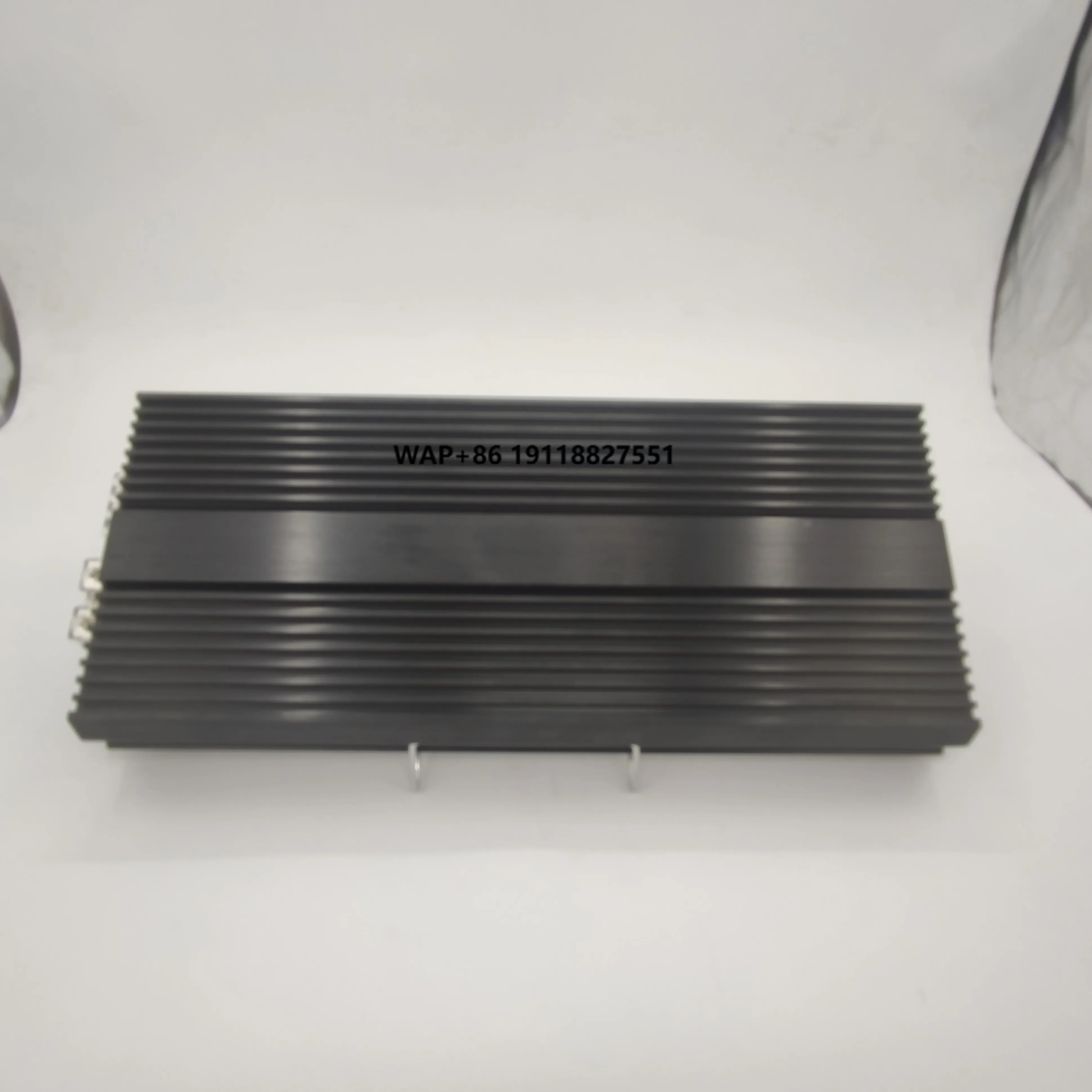 Korean 3000W RMS 1 Ohr Power Class D Car Subwoofer Mono Amplifier with Strong Bass Combined with Car Crossovers