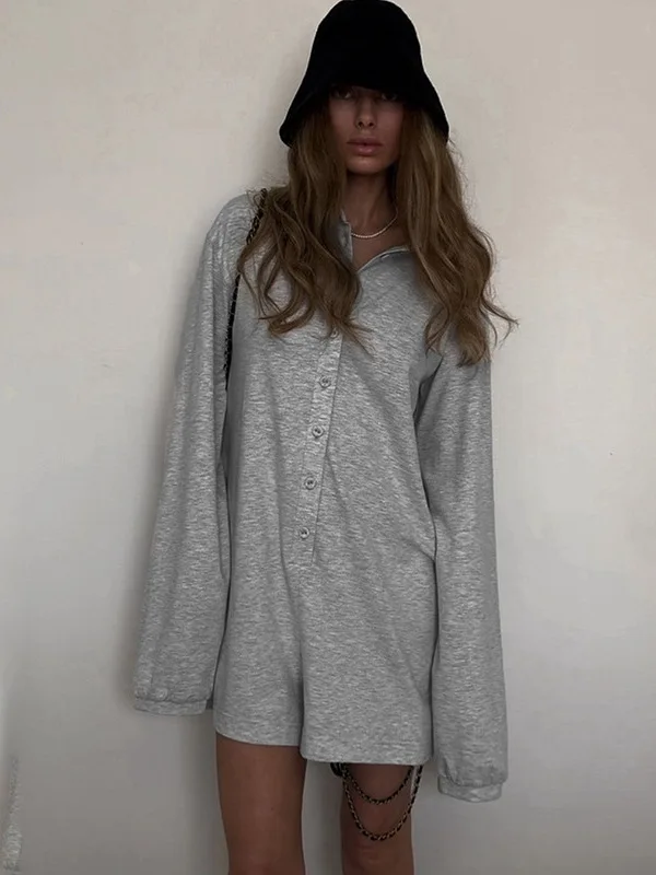 

Женский облегающий комбинезон с цветными вставками, комплект из двух предметов: футболка с длинным рукавом и капюшоном, спортивные шорты с высокой талией из хлопка