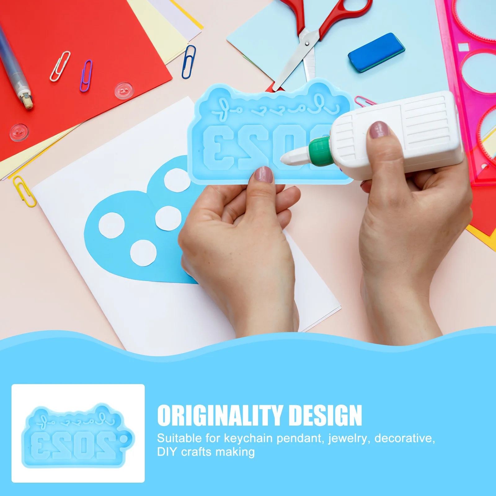 

4Pcs Silicone Keychain Molds Portable Class of 2023 Pendant Resin Molds DIY Epoxy Crafts Keychain Accessories DIY Accessories