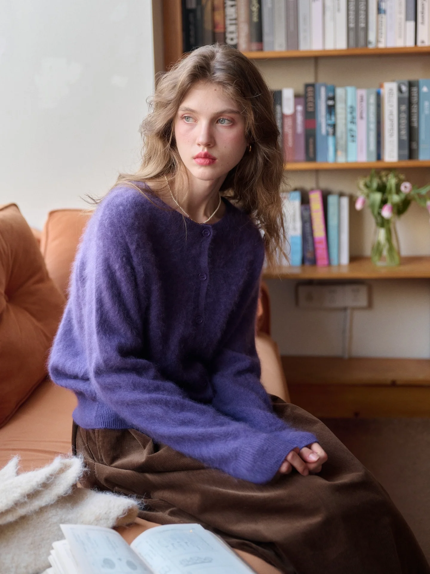 

Soft Touch Pure Color Woolen Sweater Women's Lazy Knitted irt Retro Autumn Poem Camere Yarn Long Sve round Ne Thiened