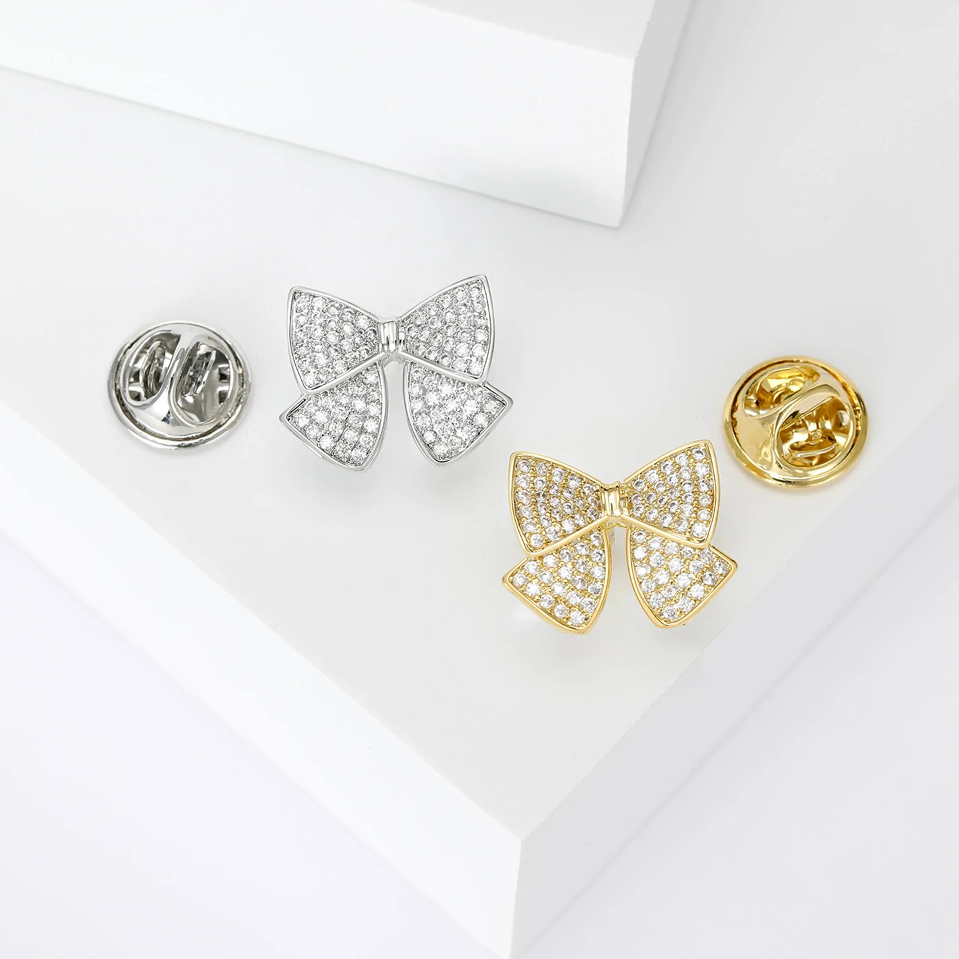 1PC Mini Full Rhinestone Bow Tie Brooch Pin Small Bow Lapel Collar Pin Anti-Exposure Shirt Suit Accessories Gift