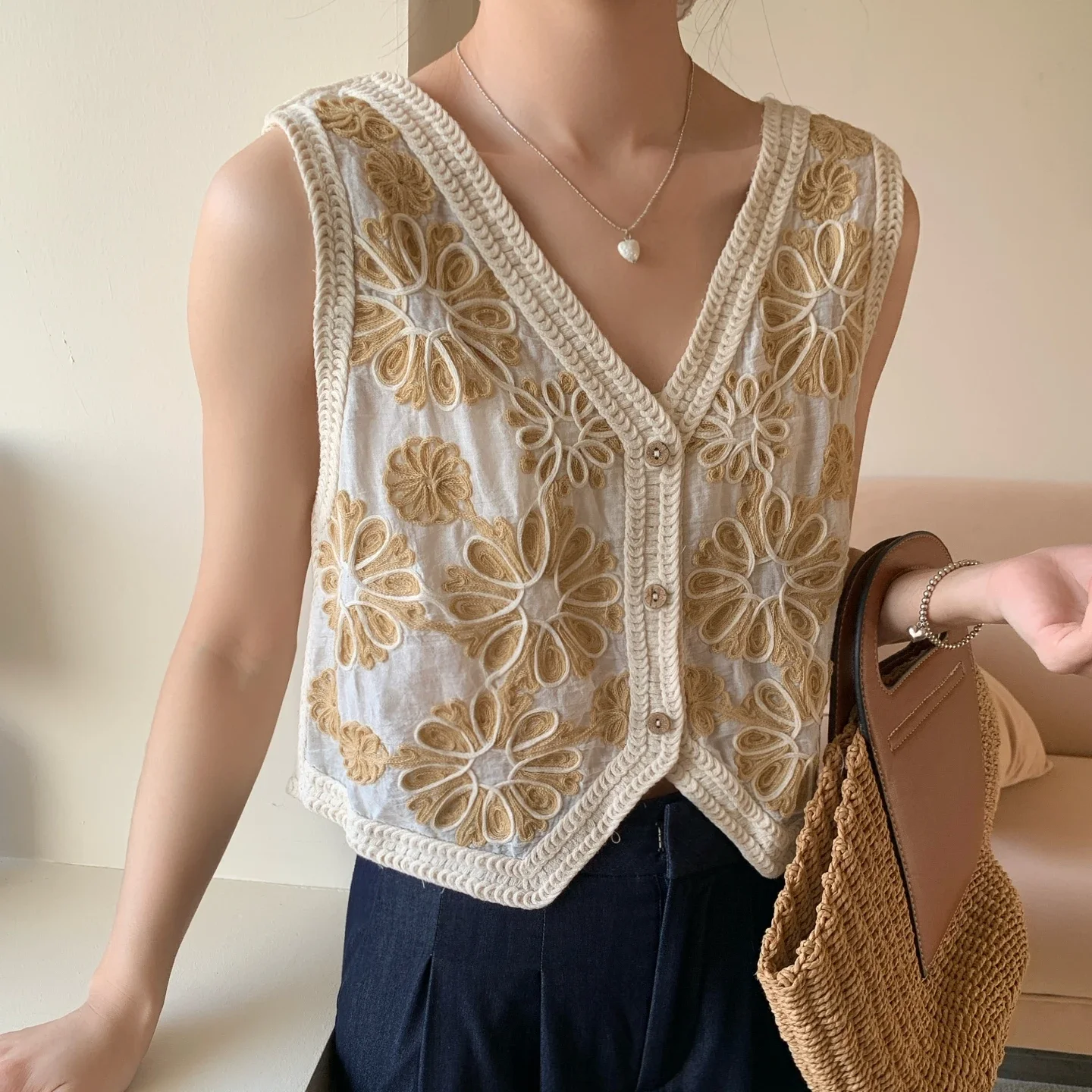 

Contrast Floral Crochet Vest Top for Women Open Knit Button Up Sleeveless Crop Top Summer Beach Bohemian Festival Outfit