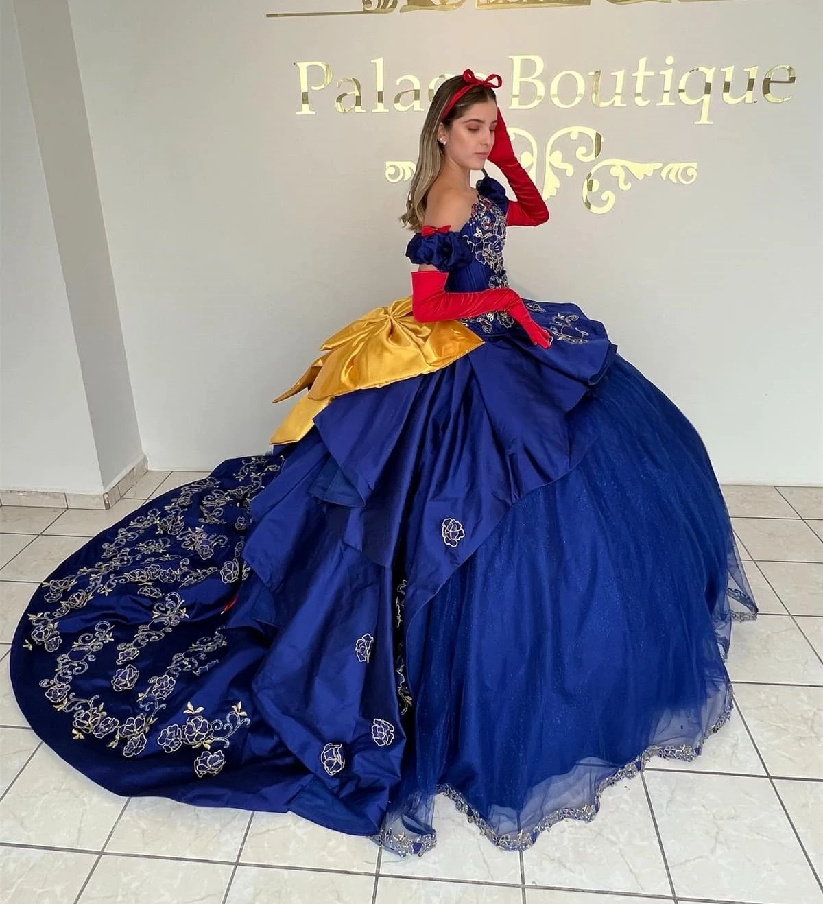 

Royal Blue Princess Quinceanera Dresses Ball Gown Off The Shoulder Appliques Sweet 16 Dresses 15 Años Mexican Customized