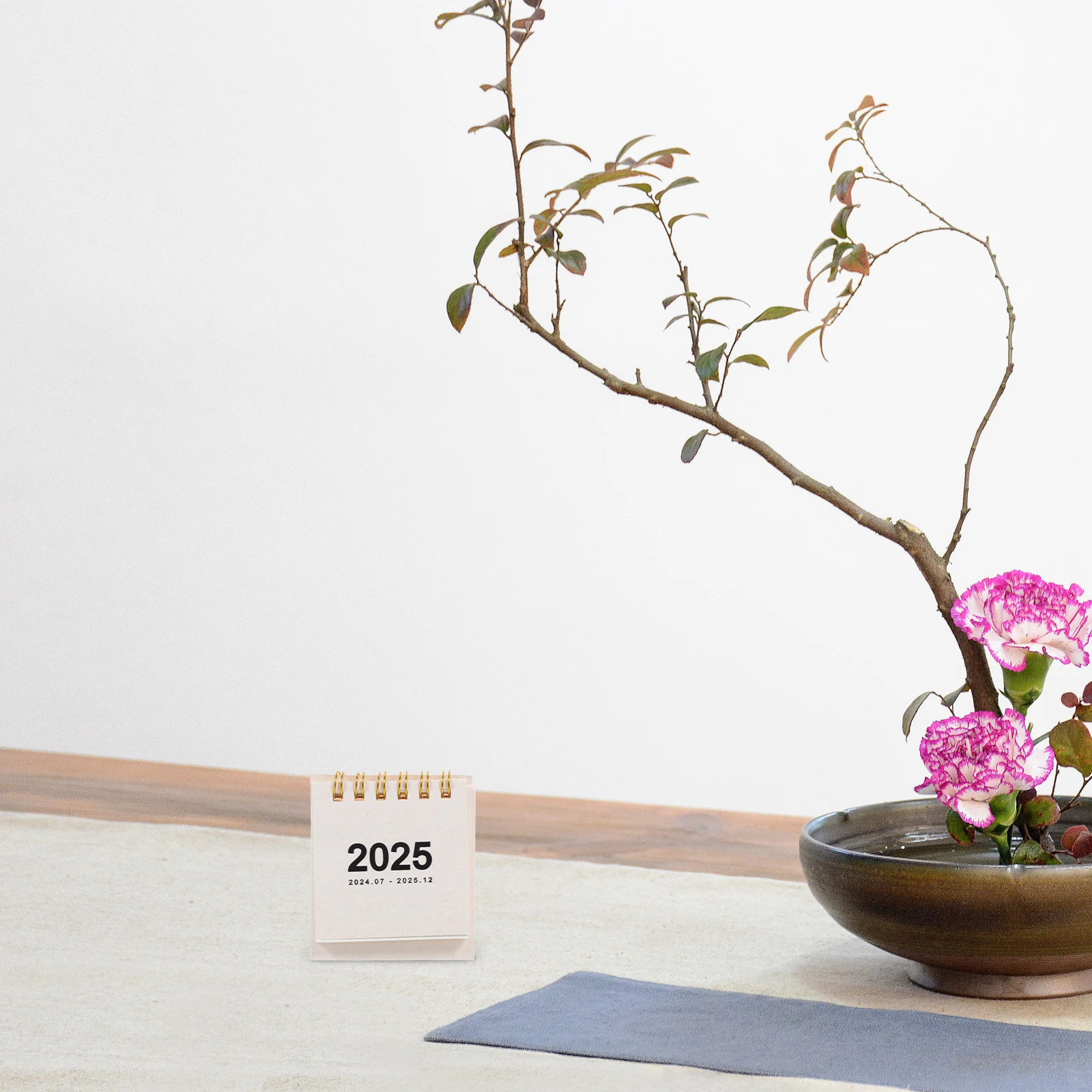 

Mini Desk Calendar 2024 2025 Small Flip St Daily Use Office Home Accessory Decorative Monthly Piano Note Household