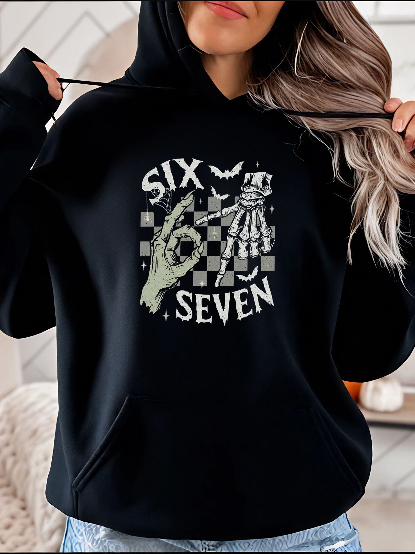 Felpa con cappuccio Six Seven Skeleton Hands Stampa scacchiera Felpa da donna in stile gotico di Halloween