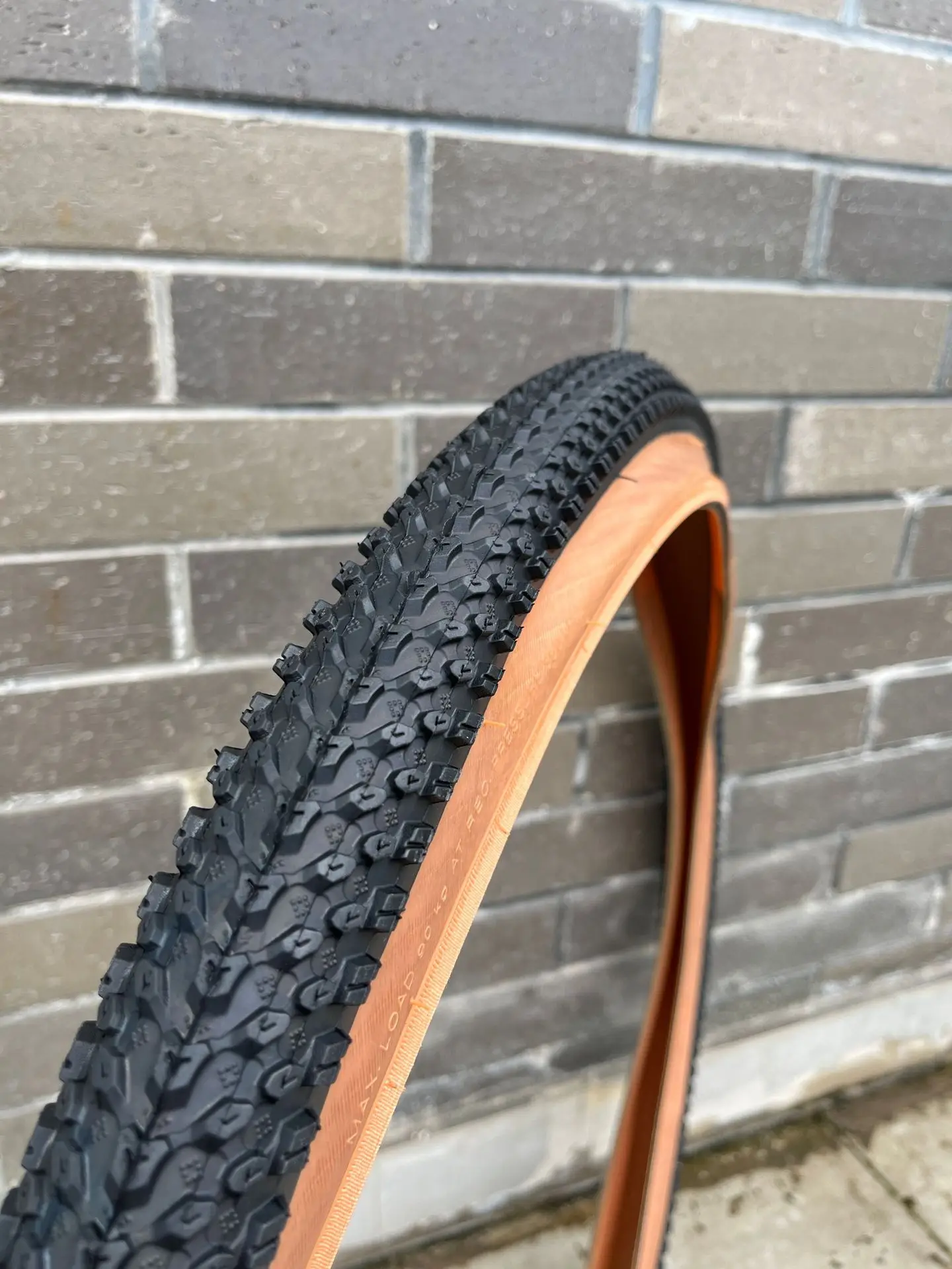 Chaoyang Mountain Bike Tire 26/27.5/29 Yellow Edge Tire Puncture-Proof Outer Tire Gravel Road Tire 700x40