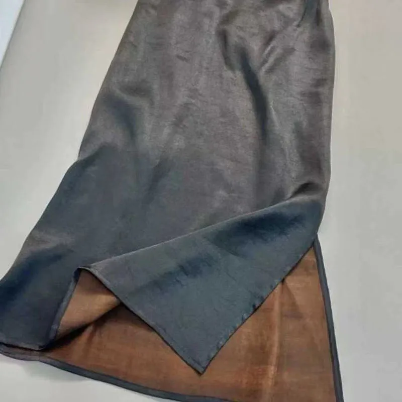 Spódnica midi z wysokim stanem, satynowa, w stylu vintage, z rozcięciem, damska, na wiosnę i jesień, luźna, jednolita, szara, codzienna, dopasowana, podkreślająca biodra.