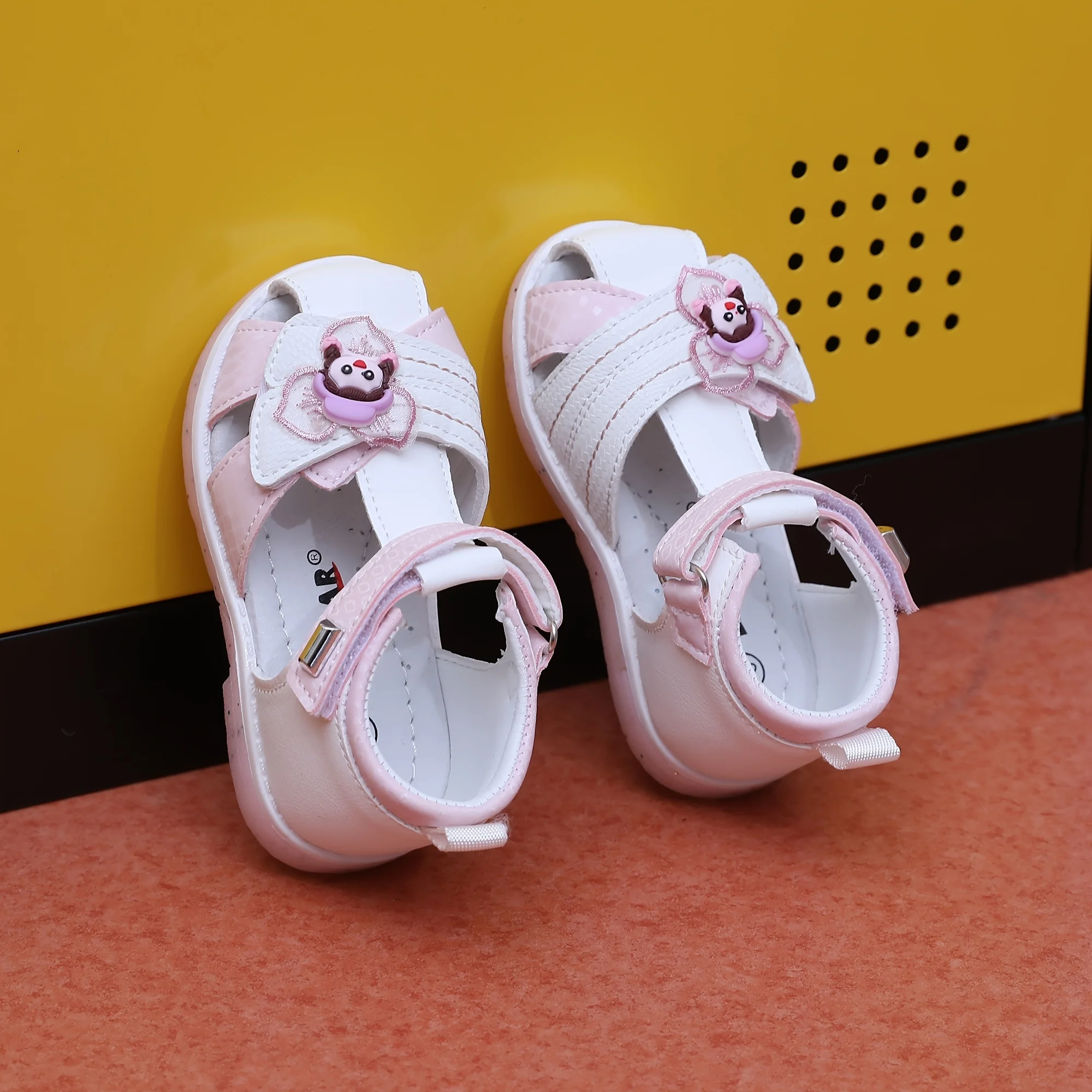Girls Open Toe Sandals Hook&Loop Non Slip Soft Sole Kids Summer Princess Casual Beach Shoes