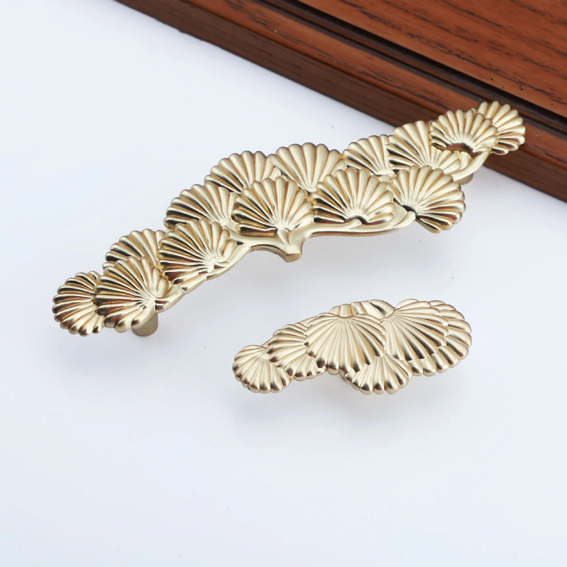 Pine Tree Shape Furniture Handle Gold Solid Handles Drawer Knob Zinc Alloy Cabinet Door Wardrobe Cupbaord Pulls Hardware Diy