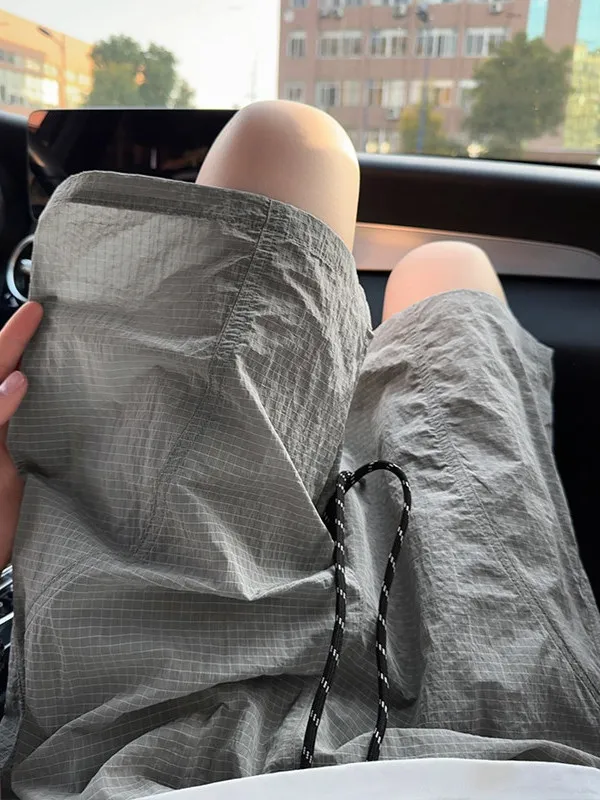 

Grey Ice Silk Quick Dry Men's Shorts Summer Thin Checkered Breathable Cooling Beach Four Five Split Pants Standard Fit mid Waist