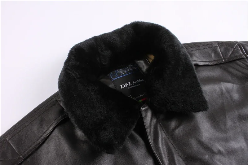 2026 Winter Vintage A2 leather jacket men streetwear Removable fur flight motorcycle bomber padded air force coat