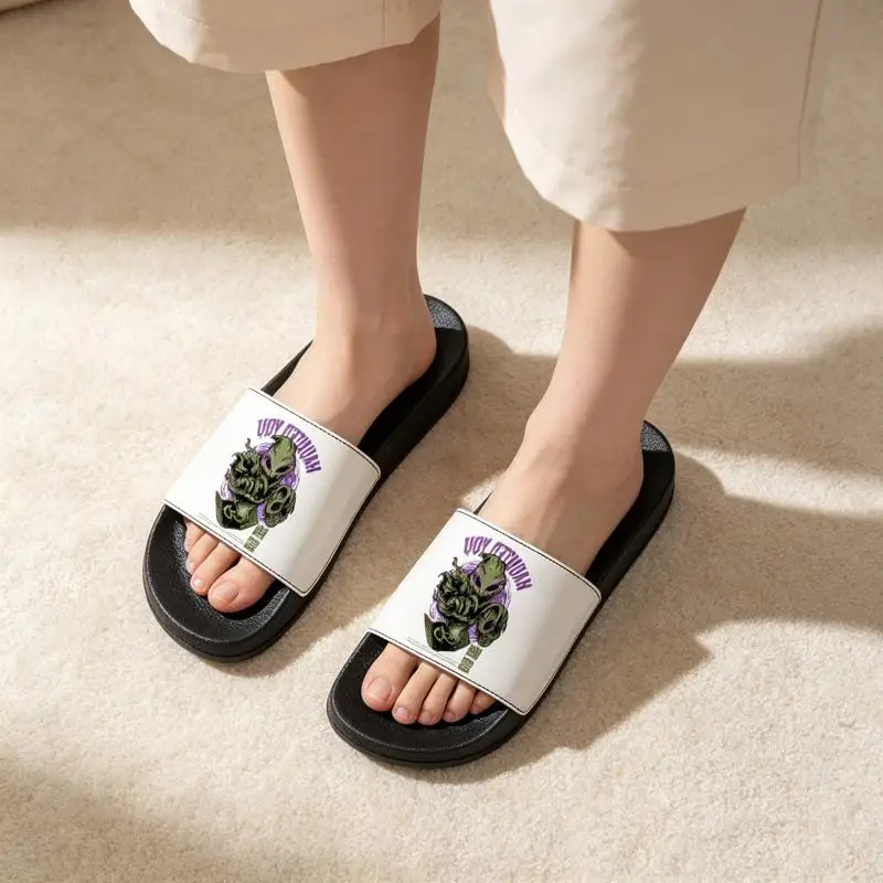 Ladies Men's Ghostly Slippers，Retro Decadent Horror Design，Comfortable indoor slippers for home use，Soft and non-slip shoe sole，