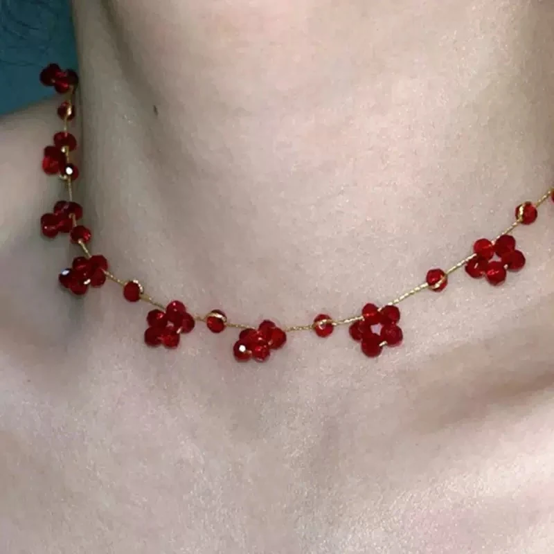 Vintage Jewelry Red Bead Flower Necklace for Women Korean Fashion Geometric Charm Necklace Choker Cute Accessories