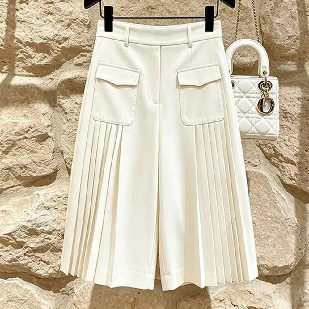 2026 summer new product lazy wind loose versatile shorts temperament advanced sense white pleated five-point pants