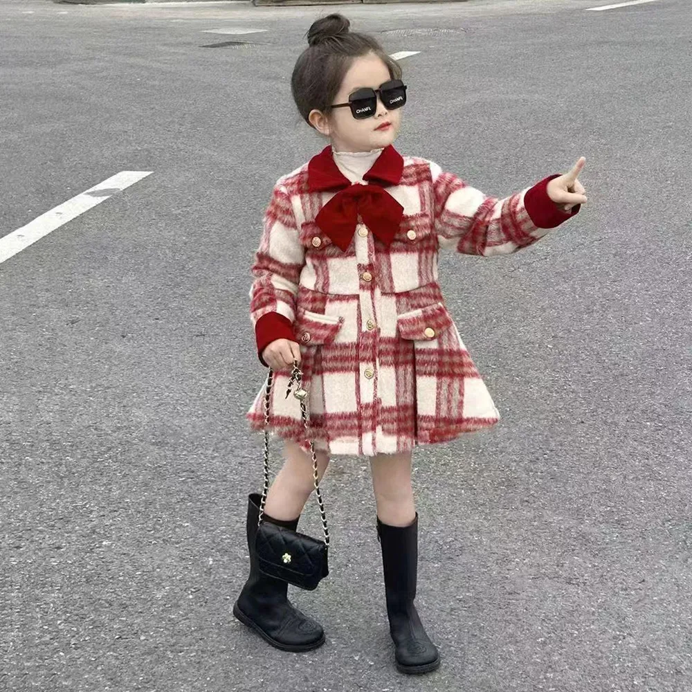 طفلة معطف صوفي الخريف والشتاء 2026 نمط جديد للأطفال معطف صوفي مبطن بالقطن الأحمر جاكيت أطفال