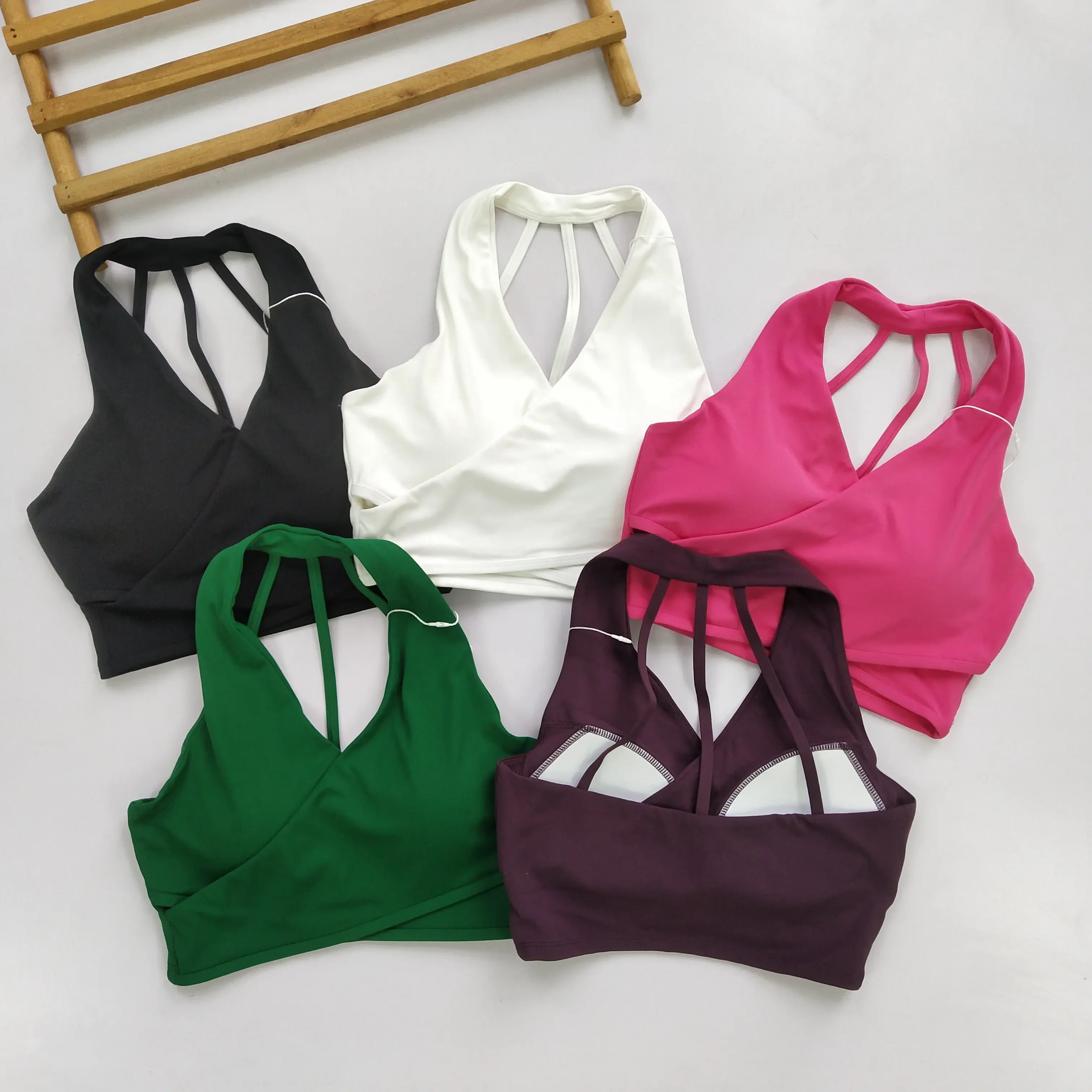 Women's Slim Fit Cross Back Sports Bra Deep V Halterneck Shockproof Fixed Cup Yoga Vest Sexy Gym Top with Pleated Detail