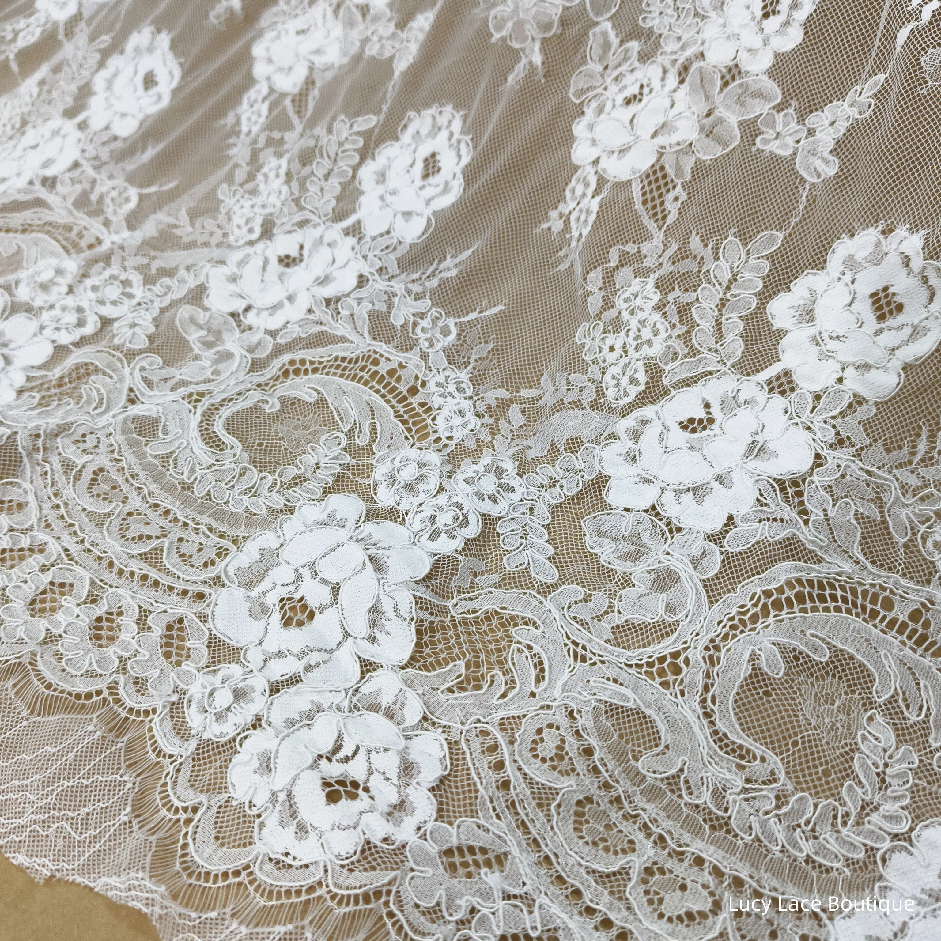 

2025 Spring New Design European Wedding Dress Florals Eyelash French Chantilly Lace Cord Lace Fabric 3M Bridal Lace Off White