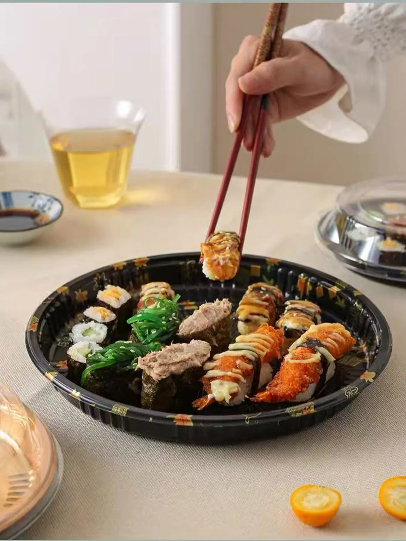 Disposable Round Sushi Box Salmon Japanese-Style Packaging Sashimi Takeout Box Commercial Platter 10Pcs