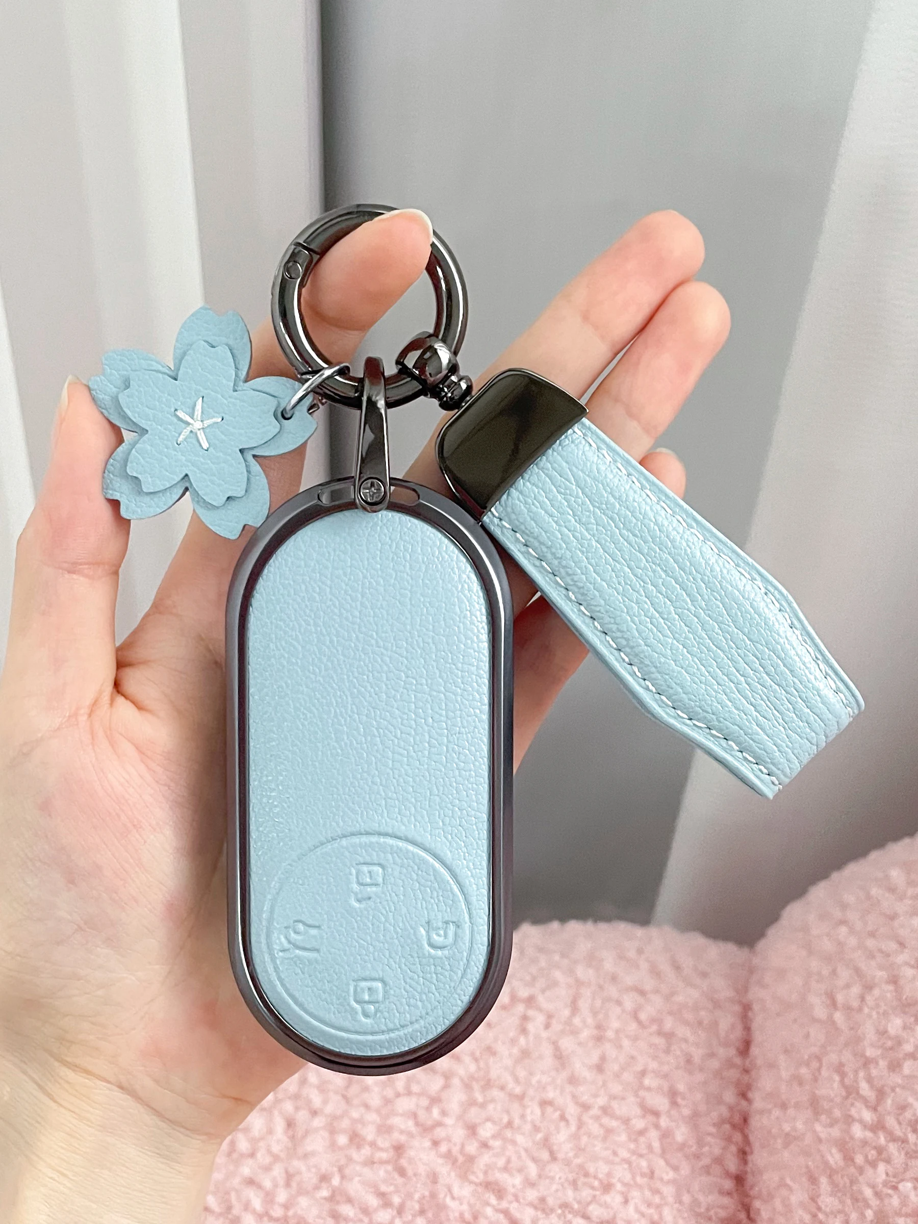 

Simple Style Handmade Aluminum Alloy + Blue Leather Car Remote Key Case Cover For AITO M9 2024