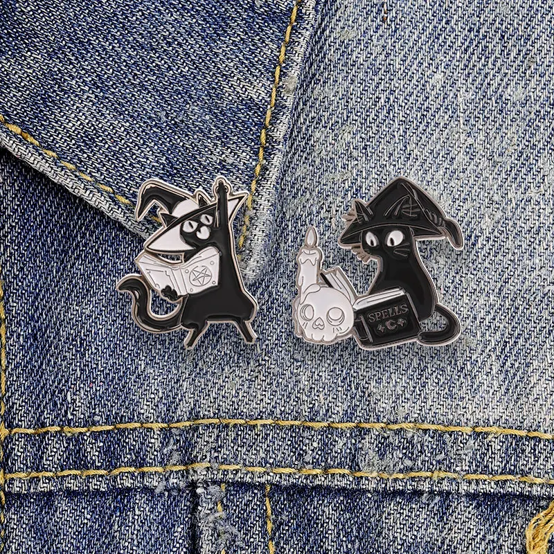 Halloween-Hexen- und Schwarzkatzen-Emaille-Anstecker, Kürbis-Haus- und Lesekatzen-Pin, gotische, düstere, ästhetische Metallbrosche als Partygeschenk – Detail 3