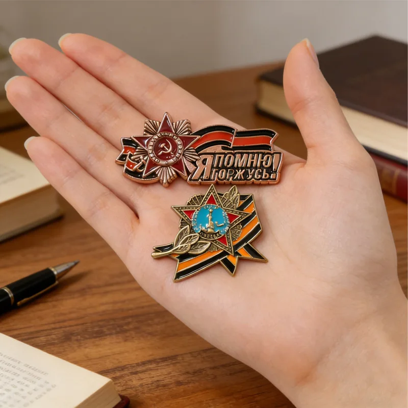 Corsage Brooch  Badge Russian Flag Brooch Patriotic Enamel Pin For History Enthusiasts Gift For Veterans Collections