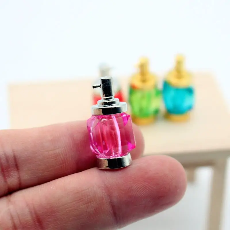 4PCS Doll House Bedroom Bath Decor Toy 1:12 Dollhouse Miniature Alloy Perfume Model Doll Fashion Makeup Accessories