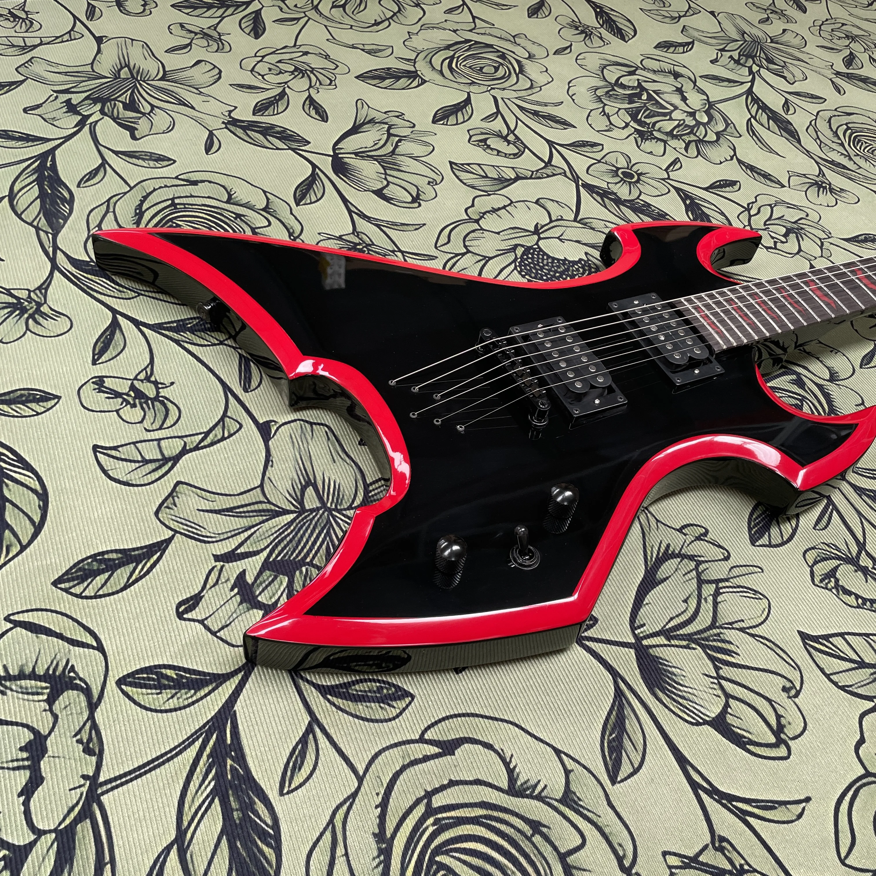 Black and red 6-string electric guitar, rosewood fingerboard double pickup guitars, rock and metal electric guitarra view 5