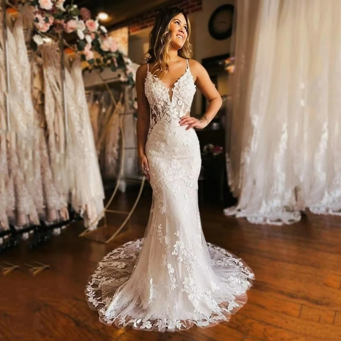 Elegant V-Neck Lace… - image