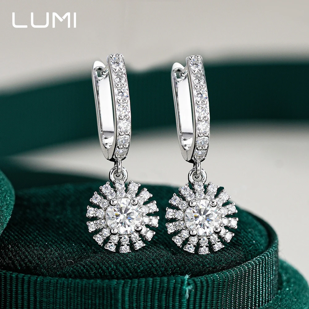 

Certificated Sunflower S925 Silver Studs Earrings 0.5ct Moissanite Sparkling Lab Diamonds for Women Super Beautiful Daily Wear