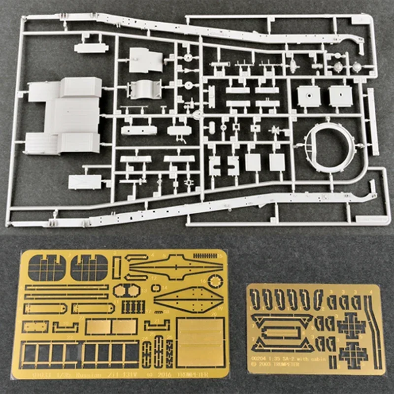 Trumpeter Model plastic assembly scale model kit 01033 Russian ZiL-131V towed PR-11 SA-2 Guideline 1/35 Scale