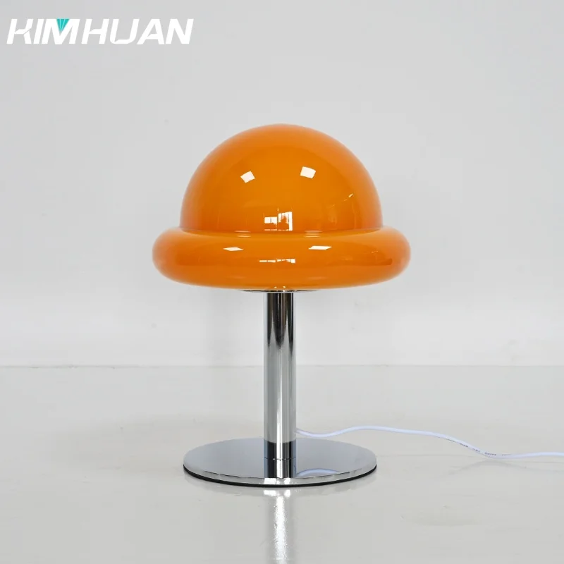 Postmoderne minimalistische Mid-Century Nachtlicht Desktop kleine Tischlampe Schlafzimmer dekorative Tischlampe Original Design Glaslampe