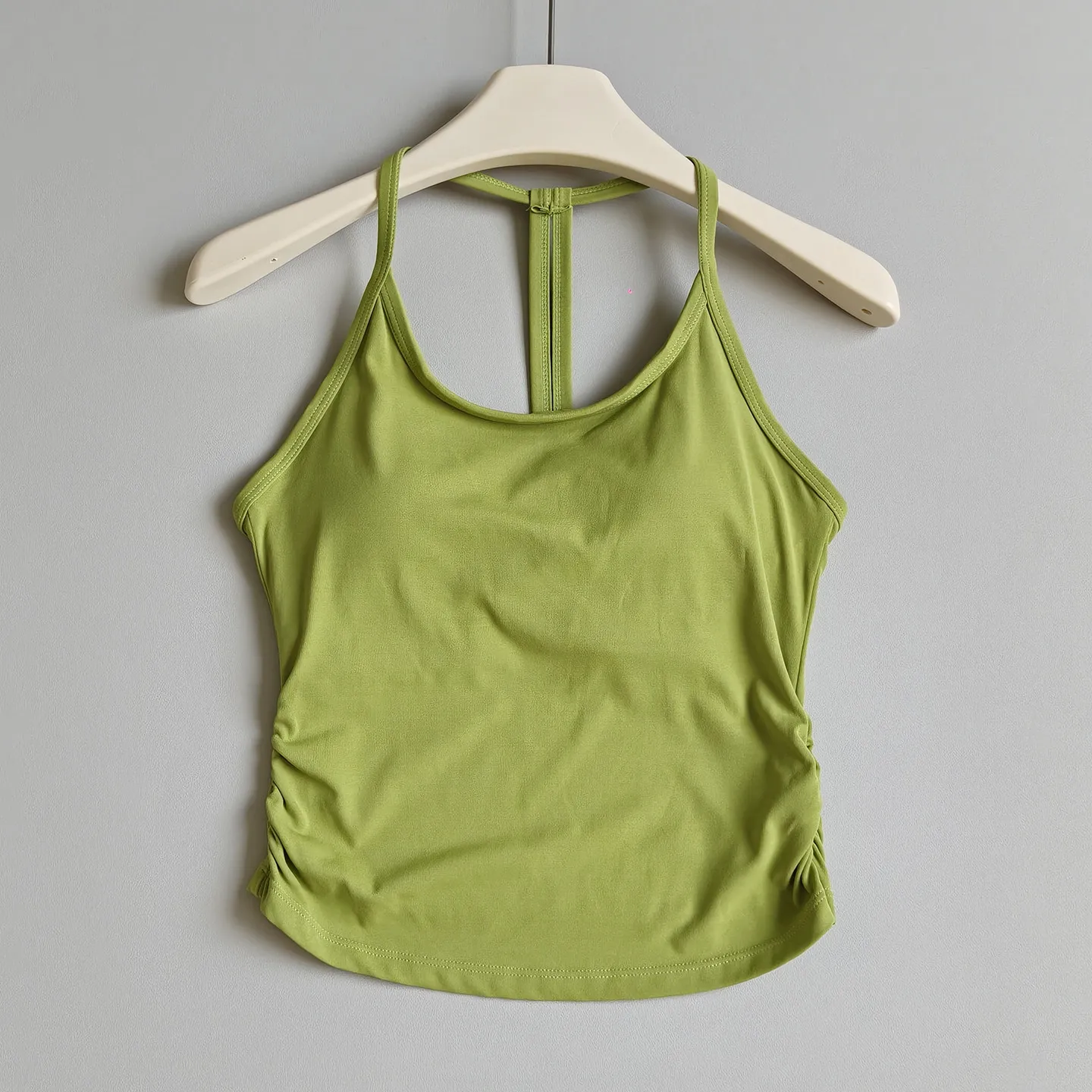 Yoga-Top mit Brustpolster für Damen, Neckholder-Fitness-Unterwäsche, Sport-BHs, atmungsaktives, schnelltrocknendes Sport-Top für Outdoor-Aktivitäten. – Detail 3
