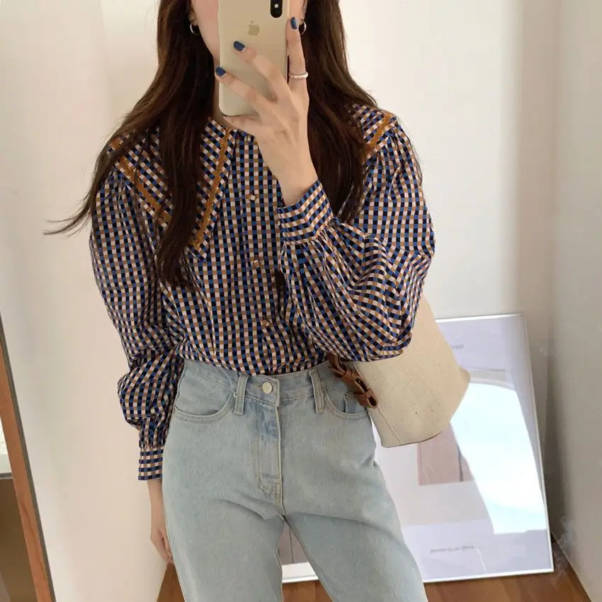 Retro Plaid Versatile Slimming Doll Collar Shirt for Women in Early Spring Fashionable and Stylish Anti-aging Long Sleeved Top